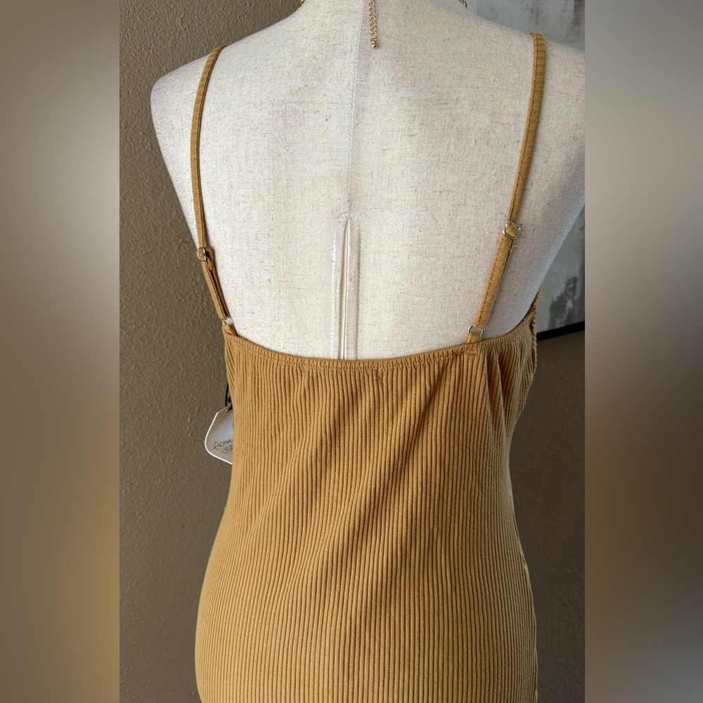 Twisted front ribbed midi dress with side slit - Picture 4 of 7